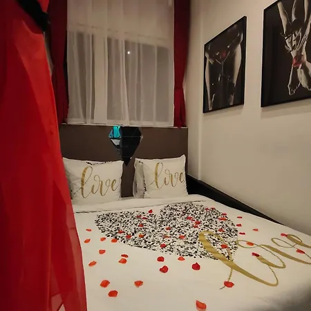 Romantic Le Red Diamond Pierre-Bénite