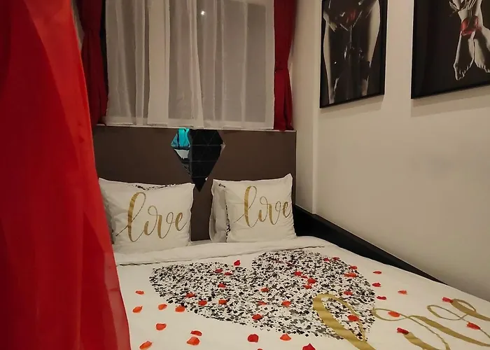 Romantic Le Red Diamond Pierre-Bénite